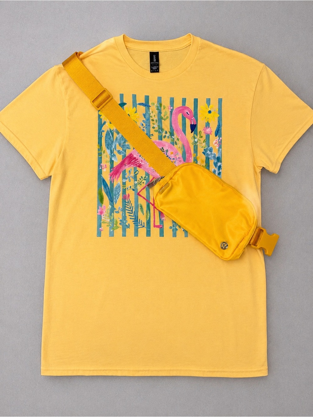 Gildan Flamingo T with matching Lululemon everywhere belt bag bundle